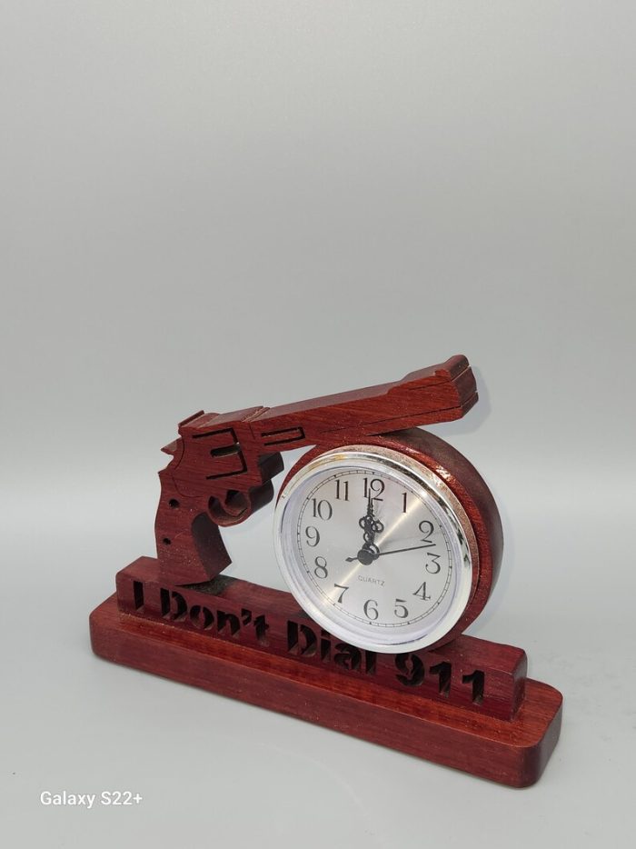 A wooden clock with the words " i don 't run 9 1 4 ".